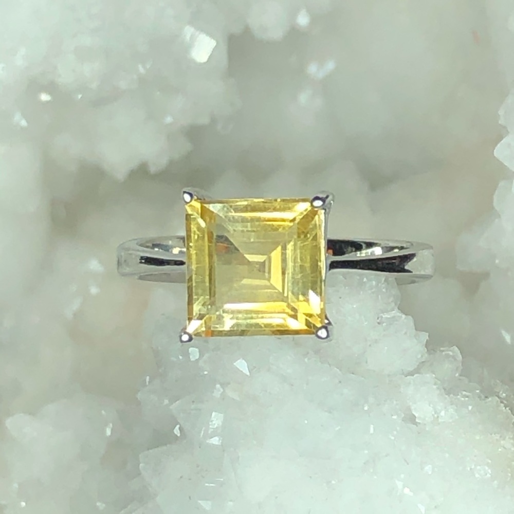 Princess cut Citrine Ring